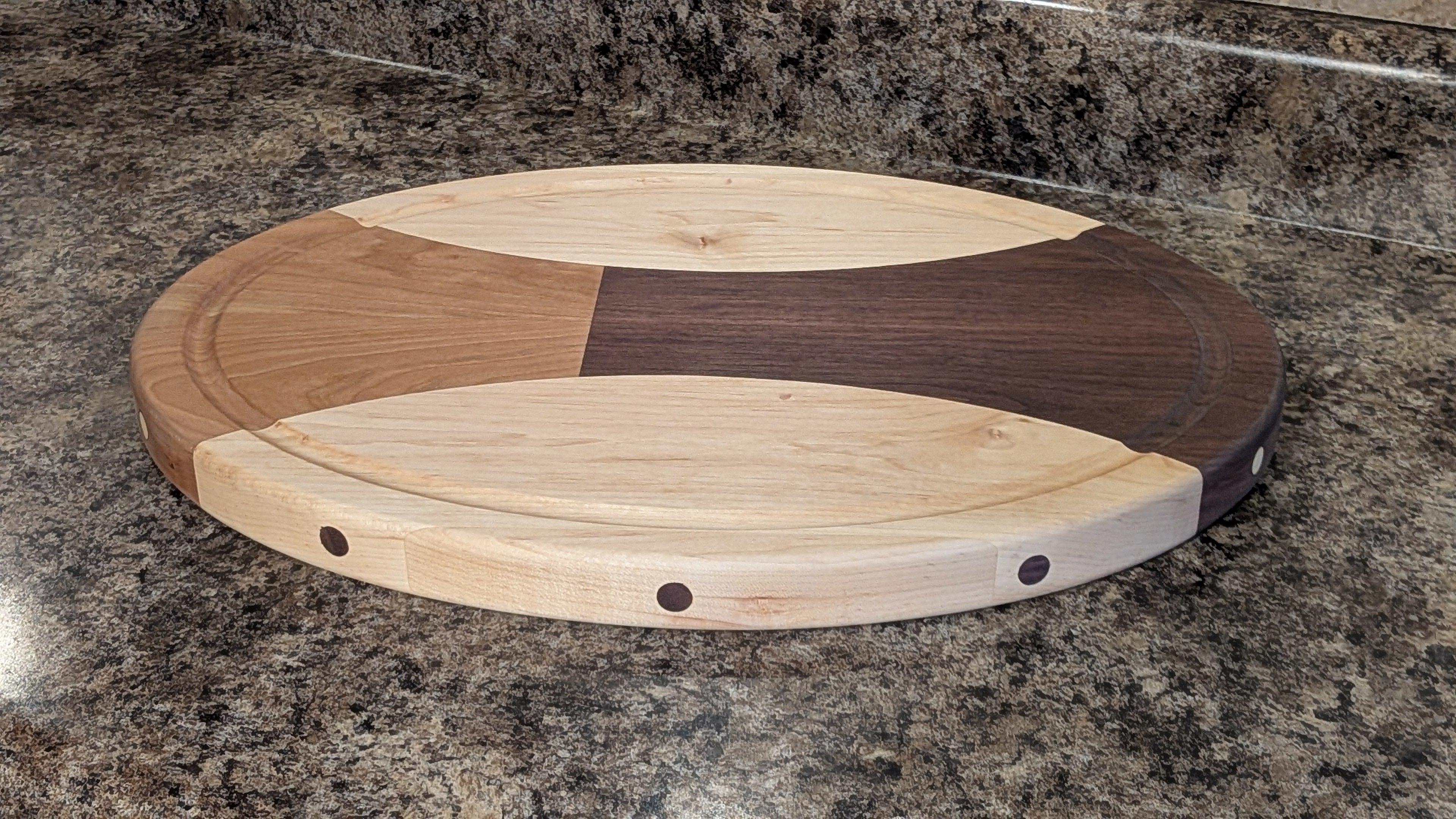 Ellipse cutting board