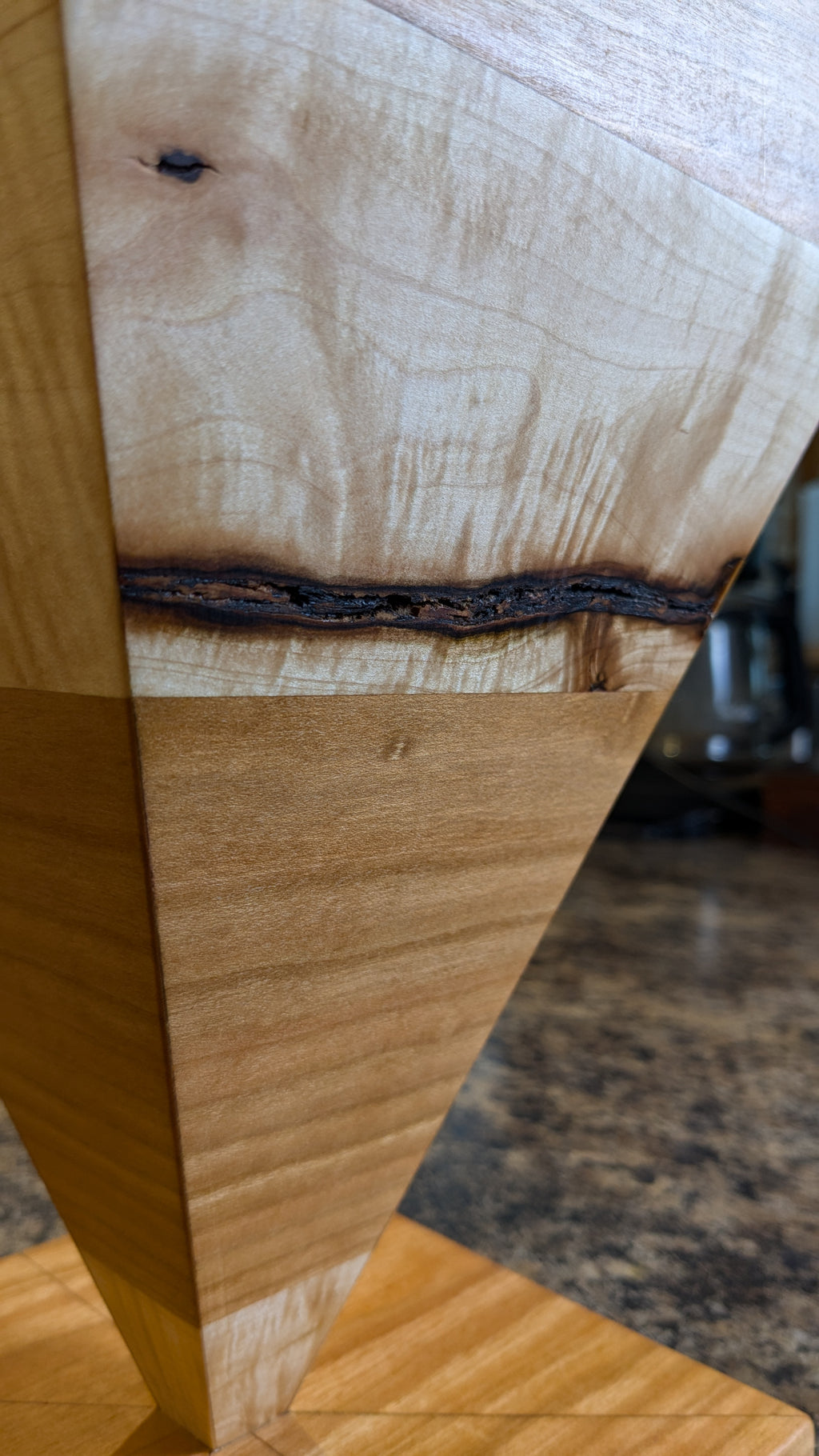 The first upside down pyramid knife holder